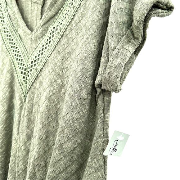 Absolutely Famous Size Small Shirt Green Tie Front Short Sleeve V Neck Ribbed - Picture 3 of 5